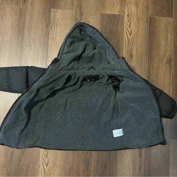 iXtreme 4T Hooded Mixed Quilt puffer
Fully Polar fleece lined Measurements in ad - Picture 8 of 17